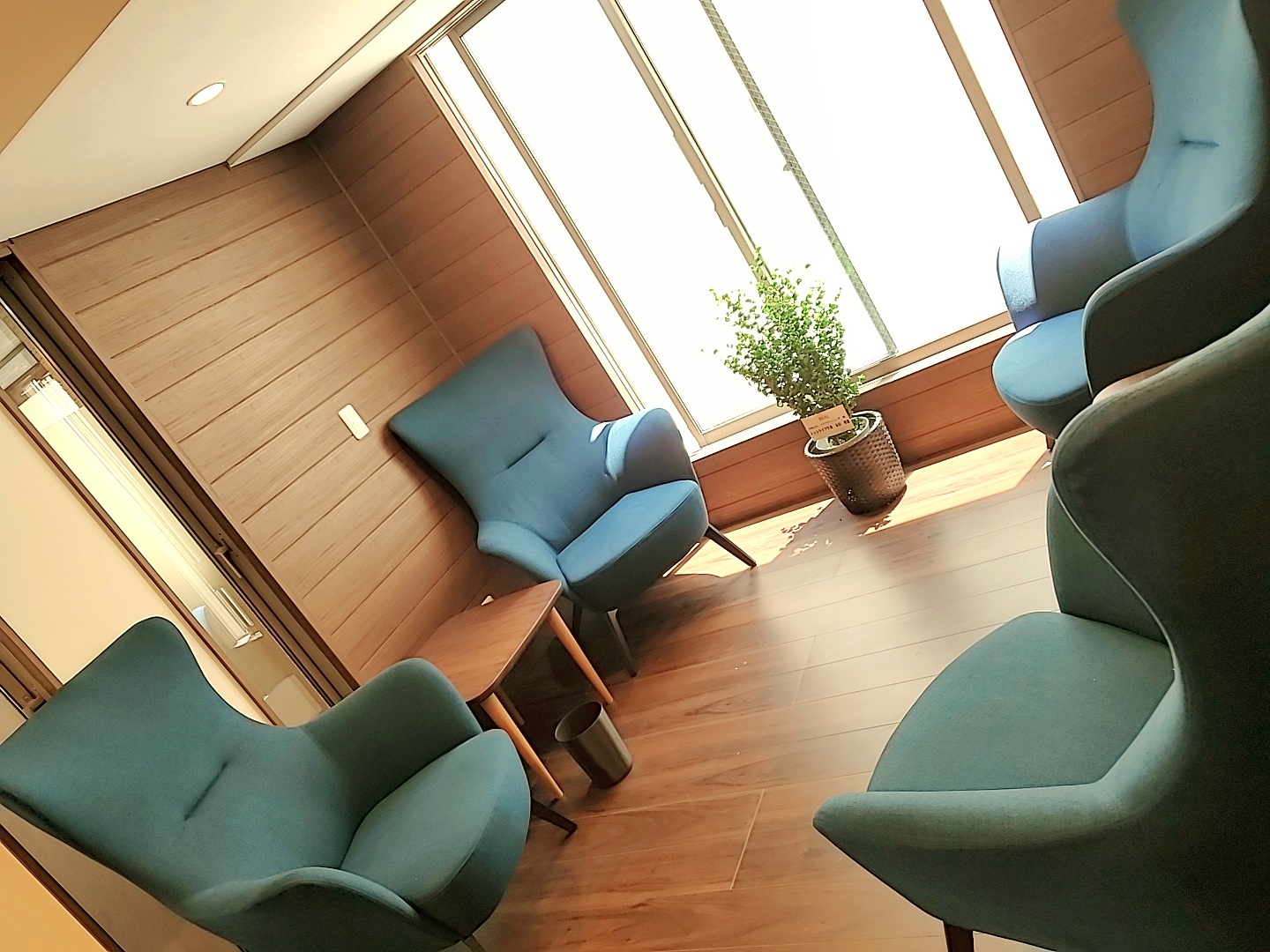 カフェのような落ち着いた空間